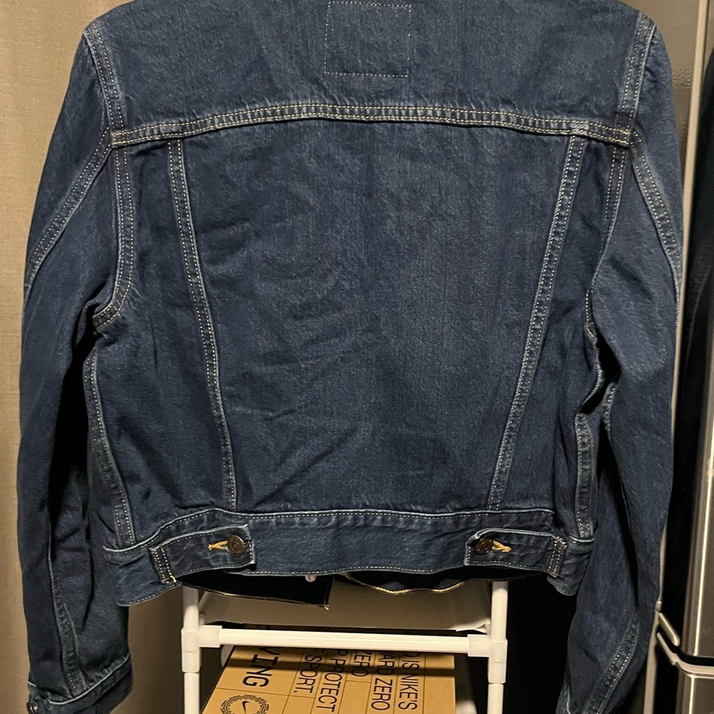 Women'sLevi's Denim Cropped Jacket - Blue - Picture 2 of 4